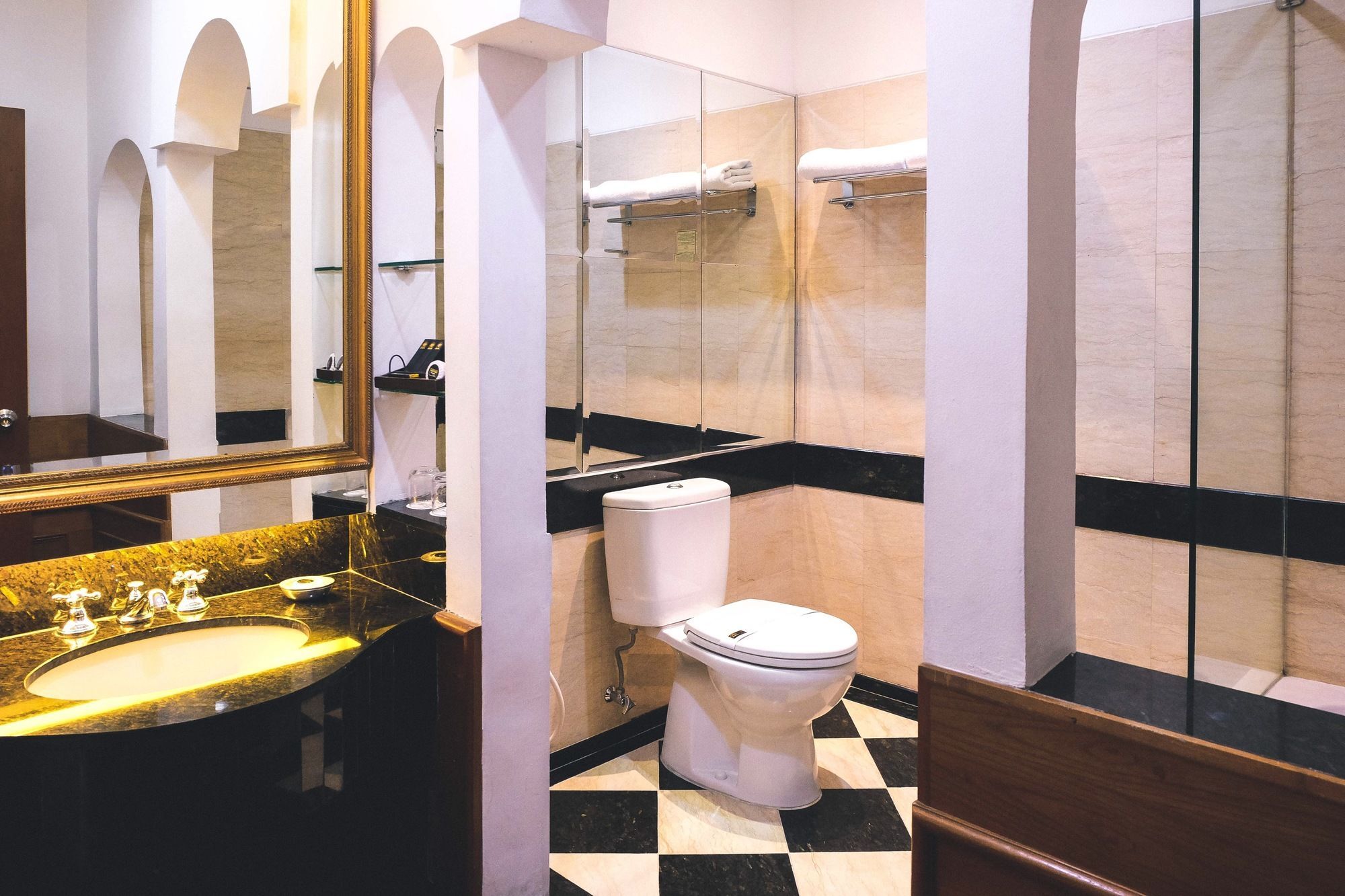 Geulis Boutique Hotel Бандунг Экстерьер фото